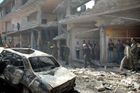 Při atentátech na sídla bezpečnostních sil v syrském Homsu zemřelo nejméně 42 lidí