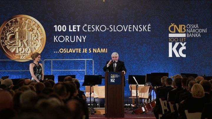 Česká národní banka na Hradě zahájila oslavy 100 let koruny, přišli i Klaus či Duka