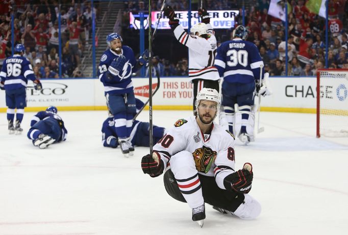 Antoine Vermette rozhodl první finále Stanley Cupu 2015.