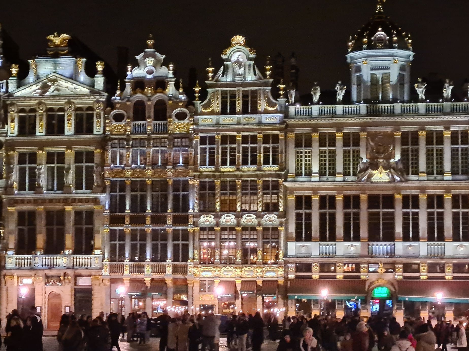 brusel reportáž hranolky pralinky jídlo architektura