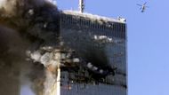 Hodiny ukazovaly 8:46 newyorského času, když do severní věže Světového obchodního centra na dolním Manhattanu narazil Boeing 767 společnosti American Airlines.