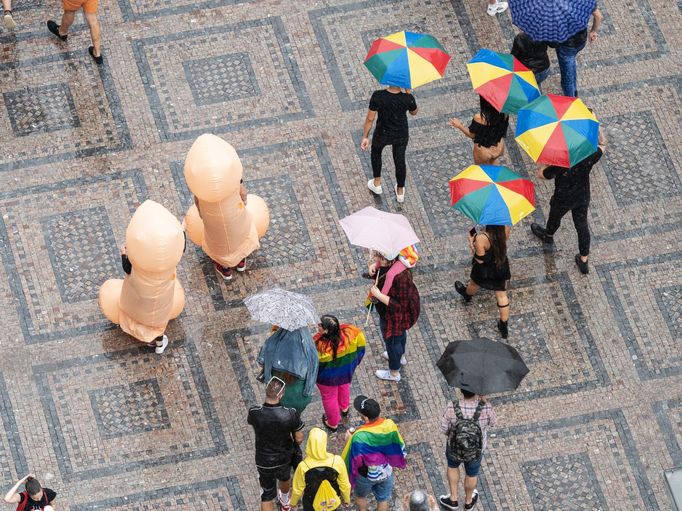 Vítejte v Pragolandu. Turistická Praha na fotkách