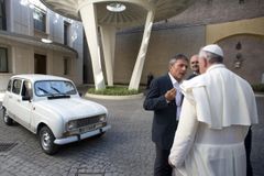 Zabraňte klepům, vyzval četníky ve Vatikánu papež