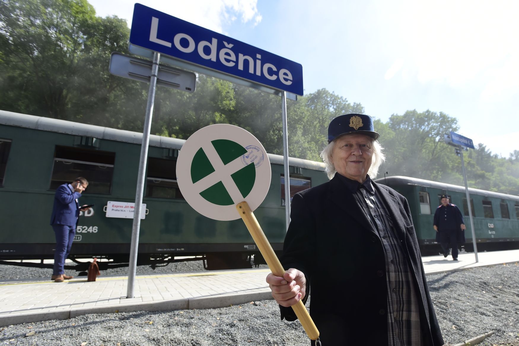 50 let filmu Ostře sledované vlaky - nádraží v Loděnici
