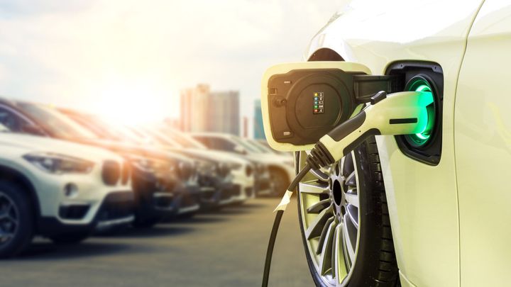 Zákaz aut se spalovacím motorem v roce 2035 je reálnější. Kdo jak hlasoval a proč?; Zdroj foto: Shutterstock