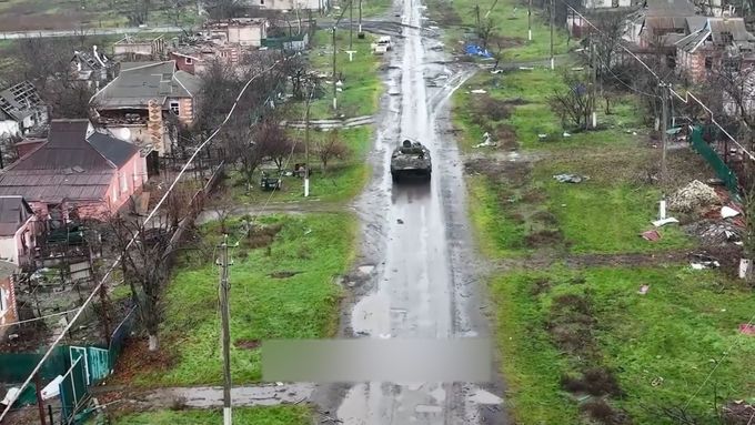 Ukrajině došel čas. Podzimní deště a bahno změní podmínky na frontě a ohrozí postup s těžkou technikou.