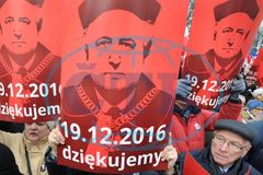 Polsko míří k autoritativnímu státu, říká odcházející šéf Ústavního soudu. Počítá s pomstou vlády