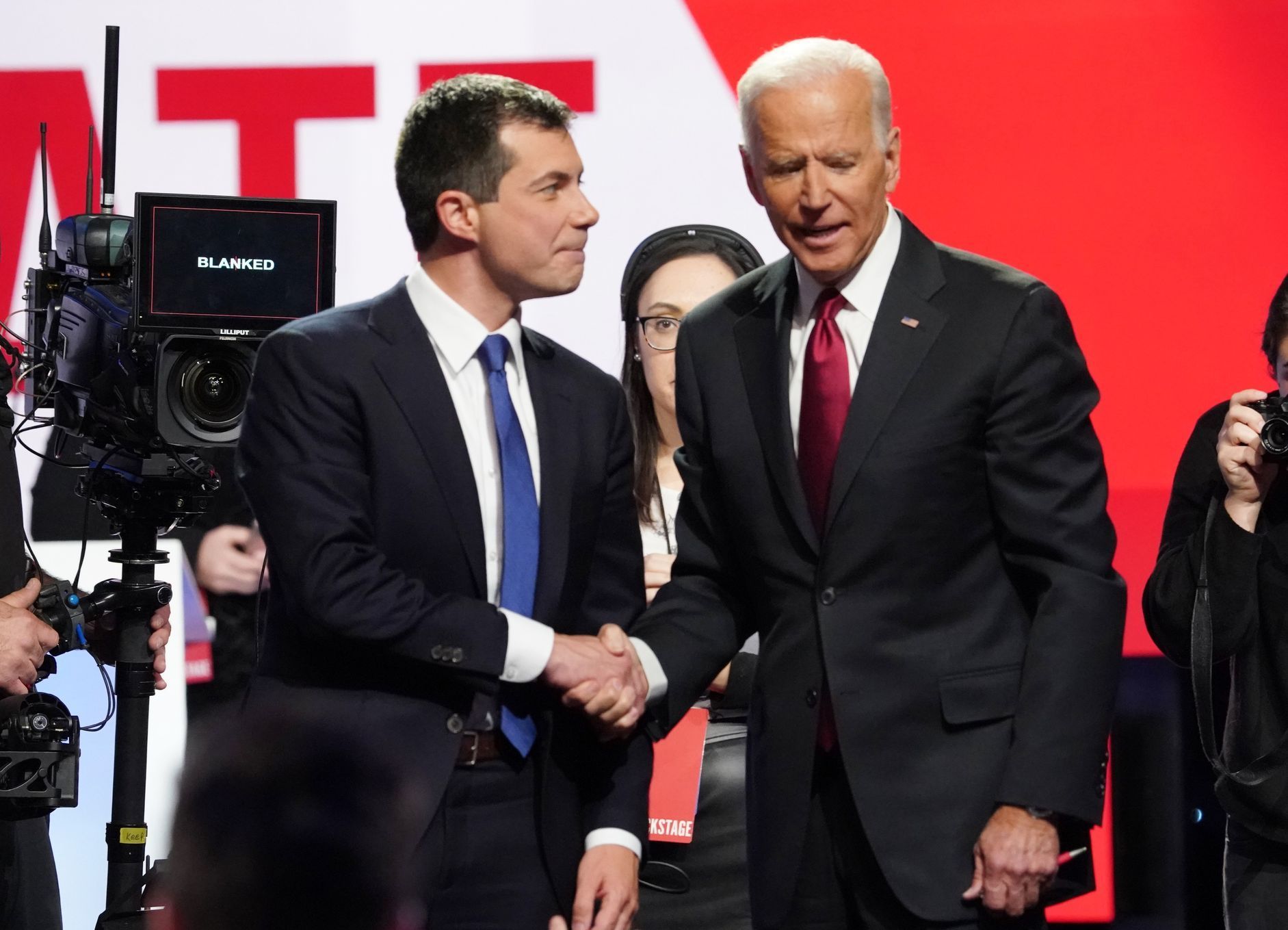 Pete Buttigieg a Joe Biden při jedné z prezidentských debat v roce 2019.