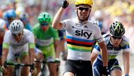 Britský cyklista Mark Cavendish slaví vítězství při dojezdu do cíle druhé etapy. Žlutý trikot však měl stále v držení Fabian Cancellara. Spurtérskou etapu v Belgii si užili i Němec Greipel, který dojel druhý a Australan Goss.