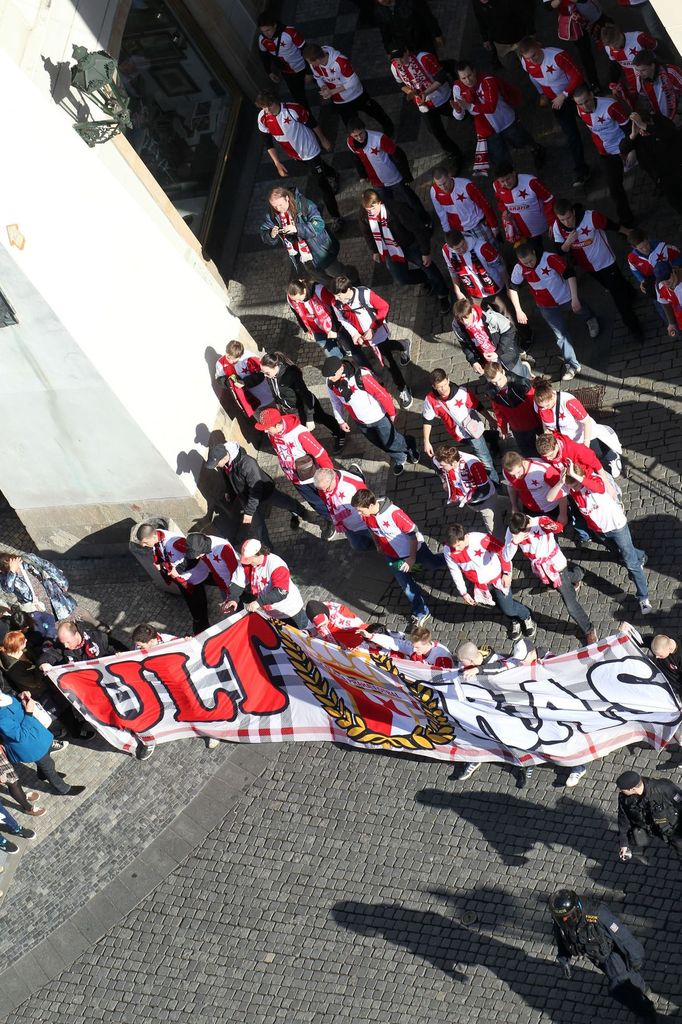 Fotbal, Pochod slávistů na Letnou