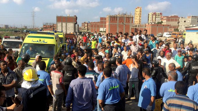 Dvě vlakové soupravy se srazili v pátek v Alexandrii. Zemřelo nejméně 36 lidí.