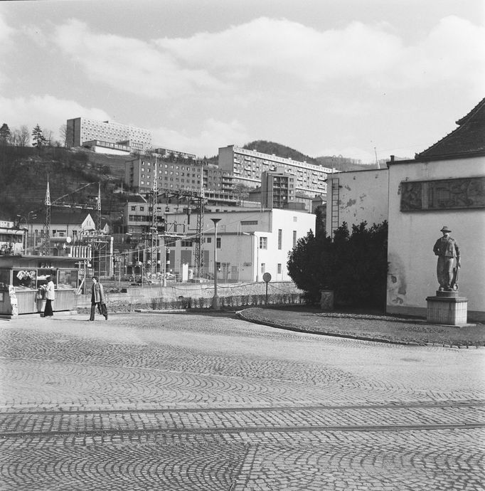 Pohled na nově zbudovanou zástavbu Adamova. Snímek z roku 1975