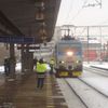 Vlak srazil v Holešovicích železničáře