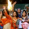 Do ulic vyšli i přívrženci prezidenta Mušarafa