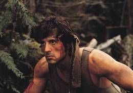 Sylvester Stallone jako válečný veterán John Rambo