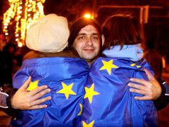 Rumunsko včera společně s Bulharskem vstoupilo do Evropské unie. Událost o silvestrovské noci přivítali lidé na ulicích měst po celé zemi.