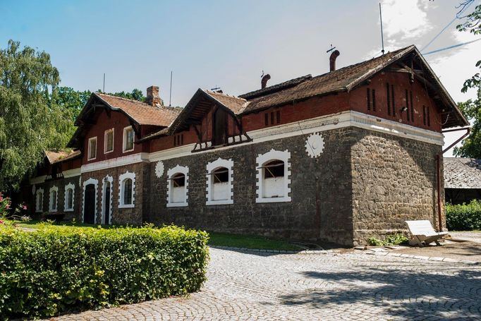 Historická správní budova Hřebčína Napajedla, dnes uzavřeného centra chovu anglického plnokrevníka s bohatou tradicí. 1. 7. 2016