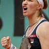 Světlana Kuzněcovová se na pařížské antuce raduje z postupu do semifinále.