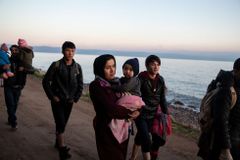 Brusel navrhl nový azylový systém: Přijměte migranty, nebo zařiďte jejich návrat domů
