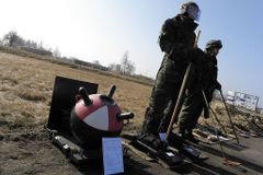 Našlapujte opatrně. Rusové čistí Čečensko od min