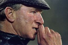 Zemřel bratr fotbalisty Bobbyho Charltona Jack, bylo mu 85 let