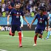 ME ve fotbale 2021, Francie - Švýcarsko: Karim Benzema a Kingsley Coman oslavují gól