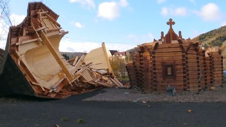 VIDEO: V Mostě se zřítil prázdný pravoslavný kostel
