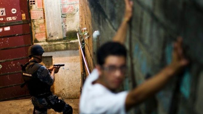 Statistiky vražd ve Venezuele jsou nejhorší v Jižní Americe. Oficiální udávají 45 na 100 tisíc obyvatel, opozice hovoří až o 70