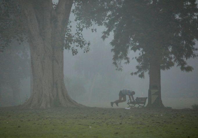 V Dillí platí pohotovost kvůli dlouhodobě znečištěnému ovzduší.