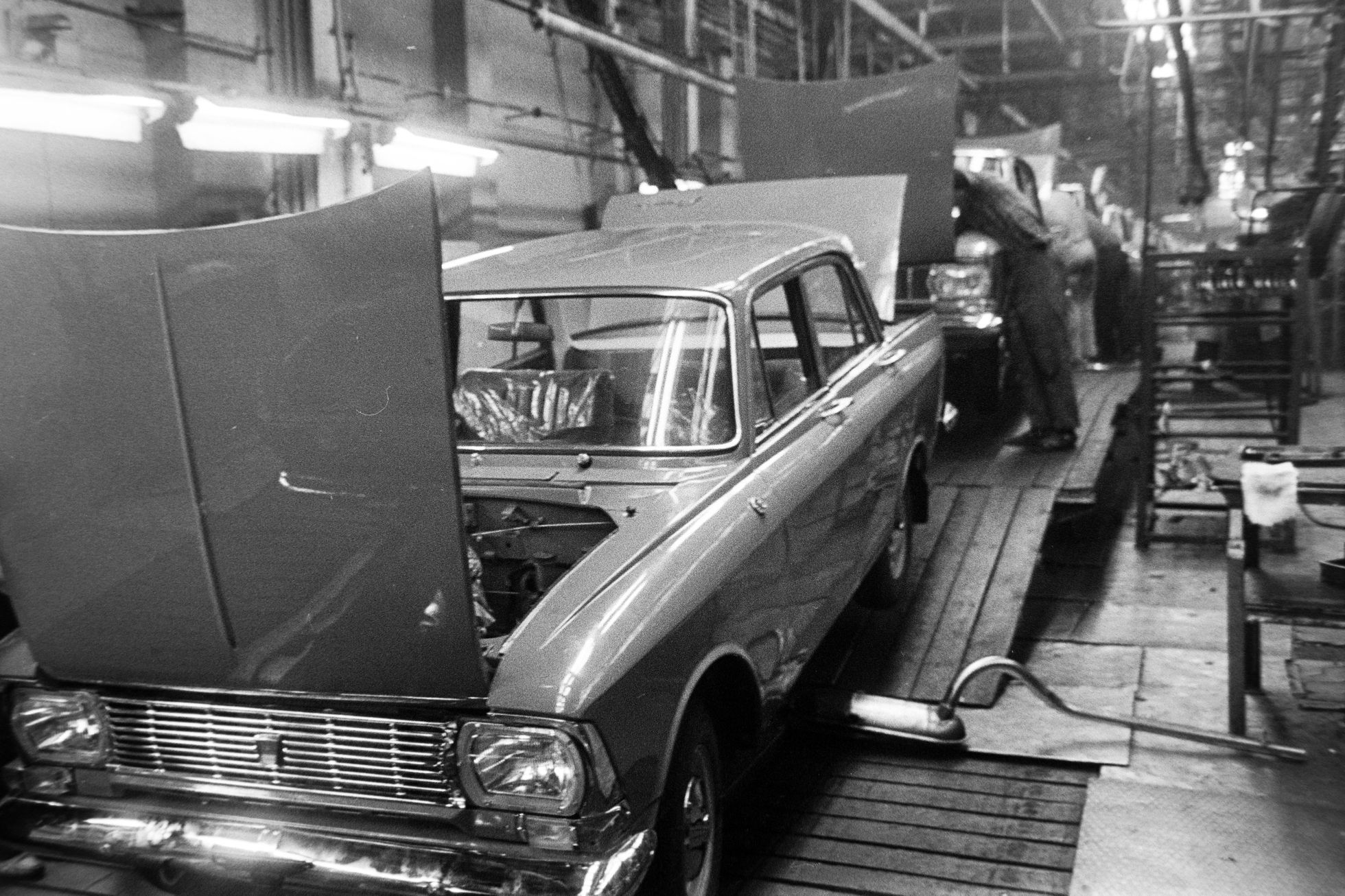 výroba automobilů Moskvič rok 1971