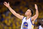 Curry vyrovnal trojkový rekord a dovedl Warriors k výhře v Miami