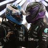 Valtteri Bottas a Lewis Hamilton z Mercedesu ve Velké ceně Bahrajnu 2021