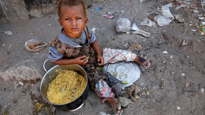 Na obří humanitární krizi v Jemenu doplácejí hlavně dlouhodobě nemocní, ženy a děti.