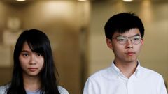 Policie zadržela dva významné aktivisty z Hongkongu, obvinila je z pořádání protestů