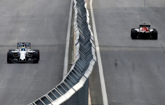 F1, VC Evropy v Baku 2016: Felipe Massa, Williams (vlevo) a Daniil Kvjat, Toro Rosso