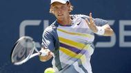 Tomáš Berdych během zápasu 1. kola US Open proti Francouzi Gicquelovi