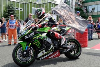 Jonathan Rea v závodě MS superbiků v Brně 2018.