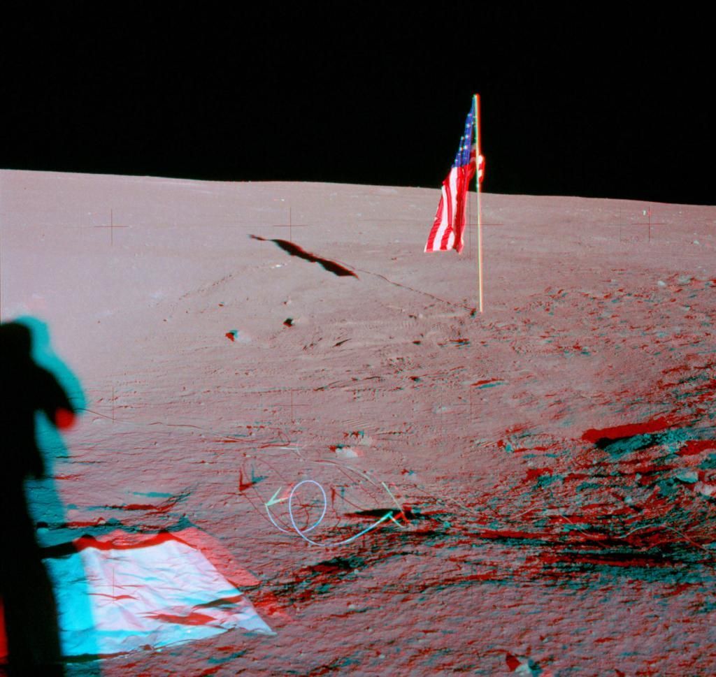 3D - Apollo 12 na Měsíci