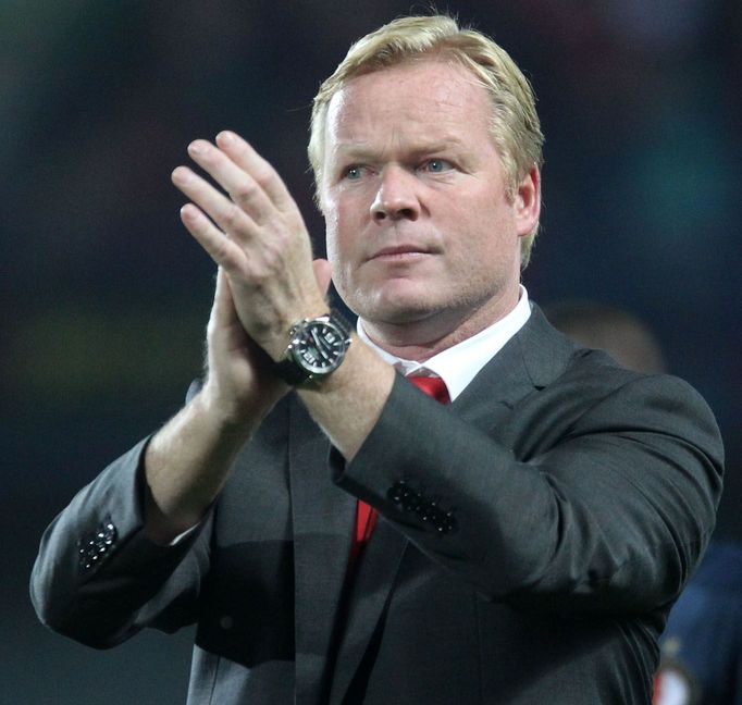 Fotbalový trenér Feyenoordu Ronald Koeman v odvetném kvalifikačním utkání Evropské ligy 2012/13 se Spartou Praha.