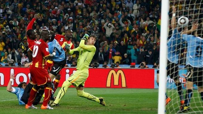 Moment, který zlomil Ghanu. Penalta po Suarezově ruce