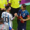 Lionel Messi a Luka Modrič před semifinále MS 2022 Argentina - Chorvatsko