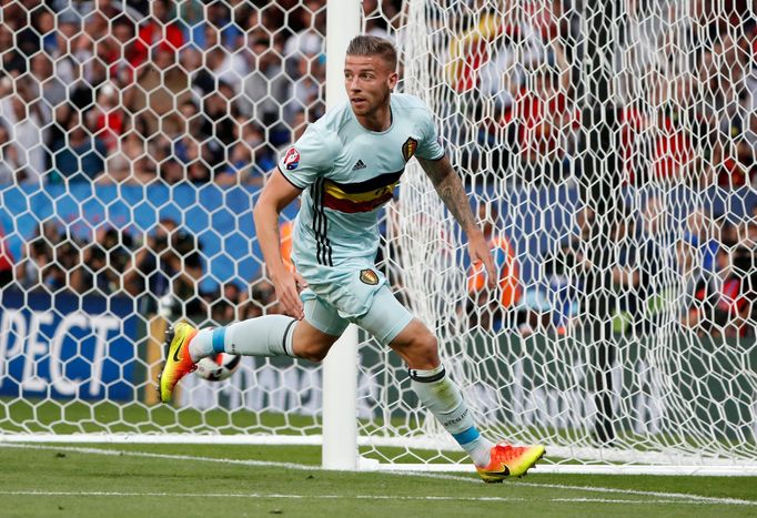 Euro 2016, Belgie-Maďarsko: Toby Alderweireld slaví gól na 1:0