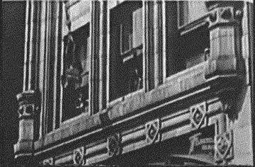 9/12| Fotogalerie: Žít jako kaskadér / Zákaz použití ve článcích!!! / Němé filmy / Harry Houdini se osvobozuje ze svěrací kazajky