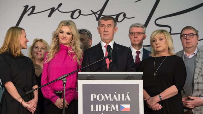 Volební den Andreje Babiše obrazem: Půjdu do víc debat než před prvním kolem, tvrdí