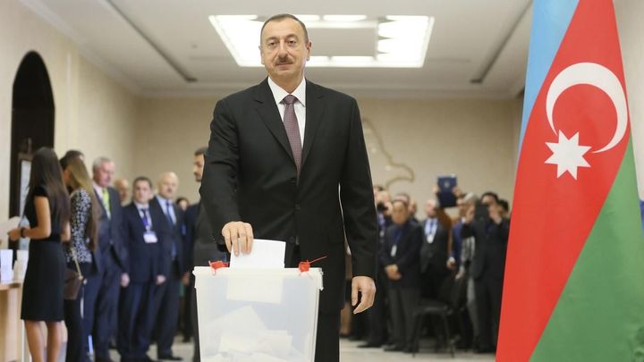 Ázerbájdžánu vládne přes 20 let. Prezidentské volby podle odhadů vyhrál Alijev