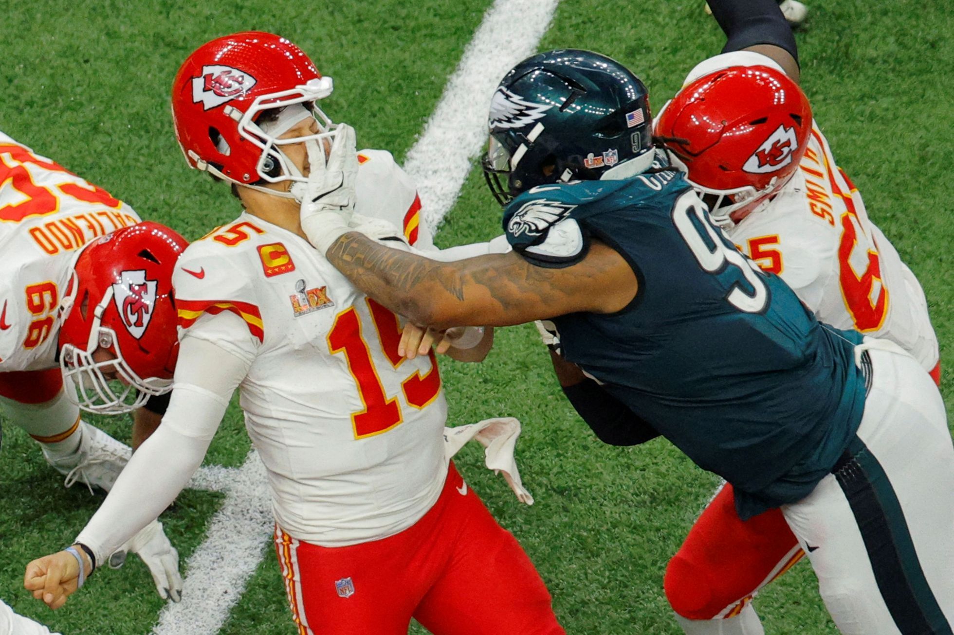 Super Bowl LIX  2025, Philadelphia - Kansas City: Jalen Carter a Patrick Mahomes (15)