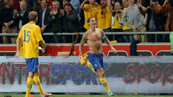 FOTO Zabiják Zlatan skolil Anglii, Italové padli s Francií