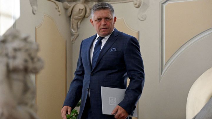 "Nezavře nám ústa." Slovenská média reagují na Ficův bojkot, srovnávají ho s Orbánem