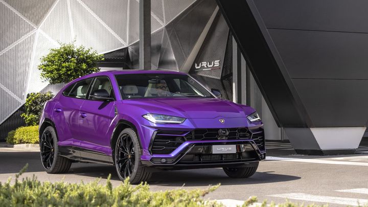 Umění bavit a vyhrožovat. Test Lamborghini Urus, které jezdí třístovkou; Zdroj foto: Lamborghini