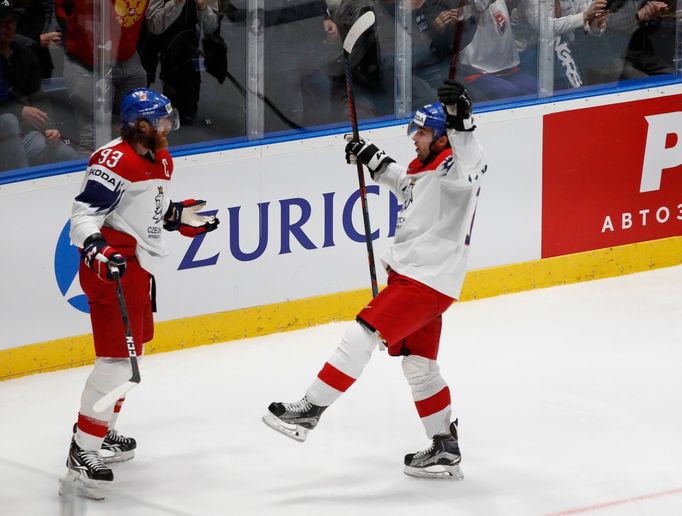 Jakub Voráček a Dominik Simon slaví ve čtvrtfinále MS 2019 Česko - Německo